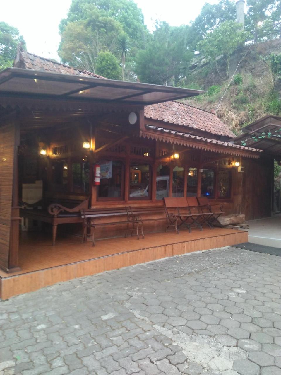 Green Valley Resort Bandungan Exterior photo
