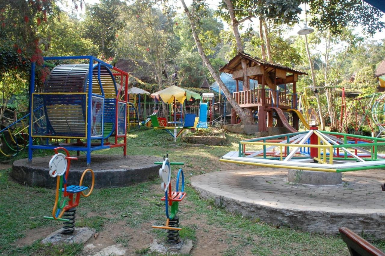 Green Valley Resort Bandungan Exterior photo